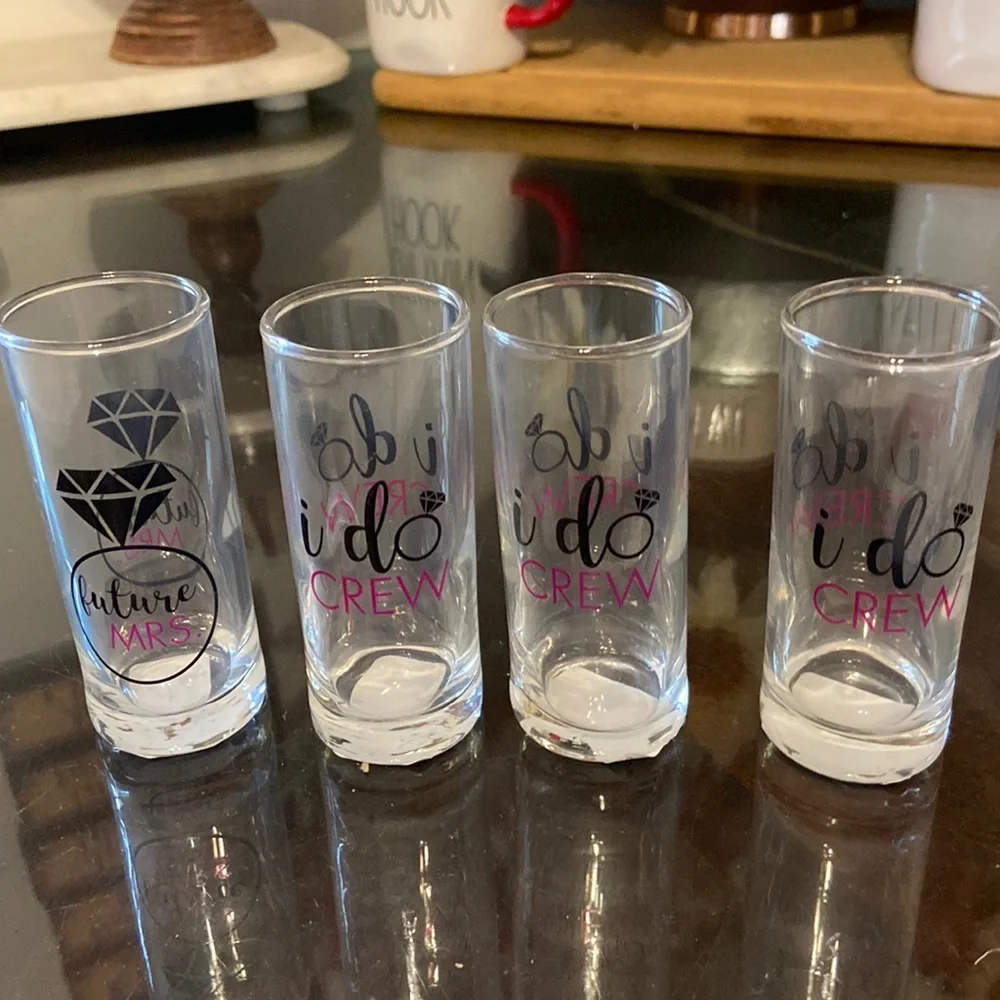 💙 Set of four wedding shot glasses